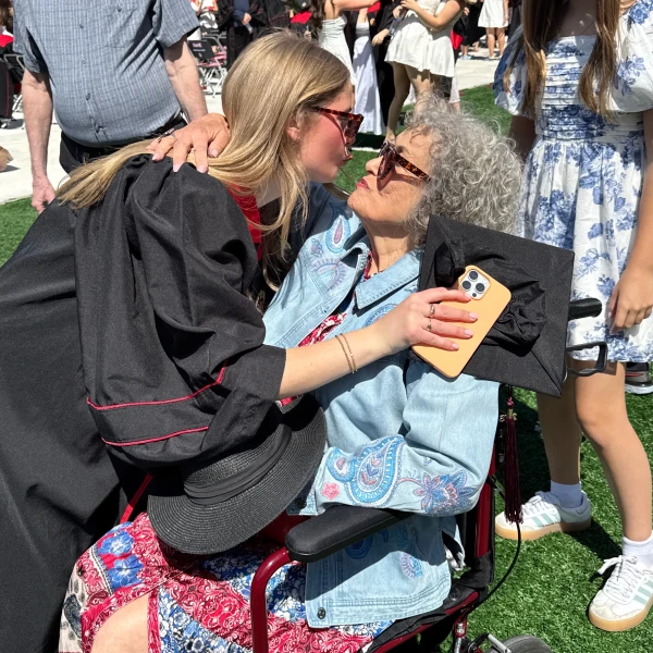 Customer using Fauteuil roulant de transport léger